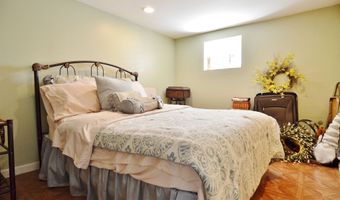 162 W 32ND St, Bayonne, NJ 07002
