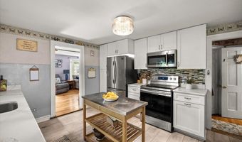 446 Plymouth St, Abington, MA 02351