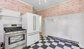 13 Hoyt Rd, Bethel, CT 06801