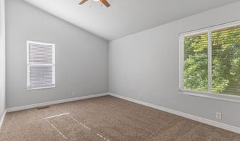 433 W CHASE Ln N, Centerville, UT 84014
