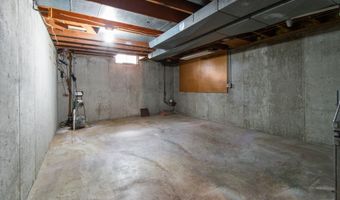 5730 W SANDRA Dr, Appleton, WI 54913
