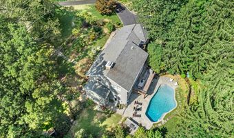 15 Queens Ln, Darien, CT 06820