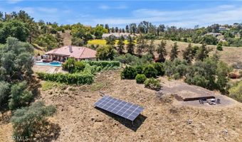 707 S Live Oak Park Rd, Fallbrook, CA 92028