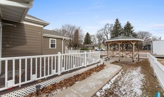 407 N 4TH St, Beresford, SD 57004