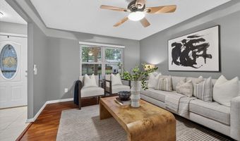 1115 Shadowoak Dr, Ballwin, MO 63021