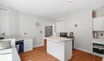207 Dodge St, Beverly, MA 01915