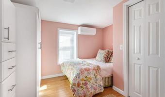 6 Macalder St, Narragansett, RI 02882