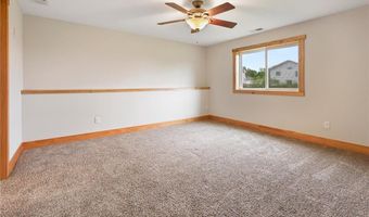 551 Knollwood St W, Annandale, MN 55302