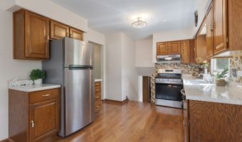 874 S Wisconsin Ave, Addison, IL 60101