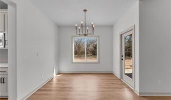 318 Rockers Dr, Baldwin City, KS 66006