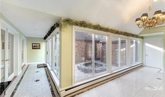 12 Georgiana Dr, Cumberland, RI 02864