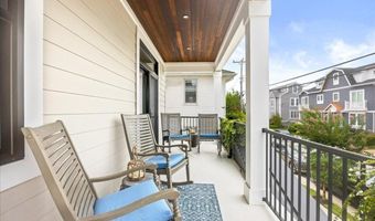 21 N Douglas Ave, Margate City, NJ 08402