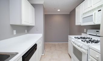 655 BURTONS COVE Way 8, Annapolis, MD 21401