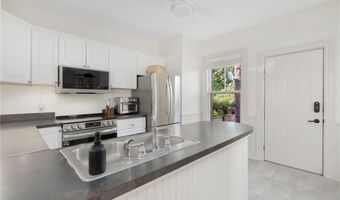 14 Greenough Pl B, Newport, RI 02840