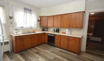 744 Hammond St, Bangor, ME 04401