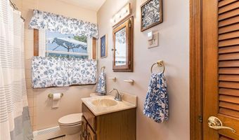 31 Sunset Dr, Hopkinton, RI 02832