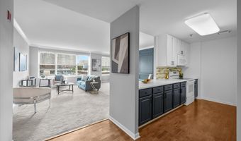 77 S Evergreen Ave 206, Arlington Heights, IL 60005