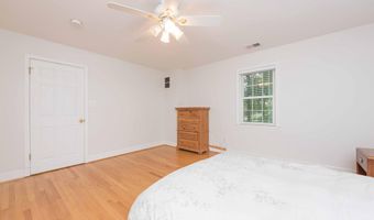 1524 N KENTUCKY St, Arlington, VA 22205