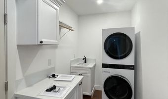 360 2ND St, Bandon, OR 97411