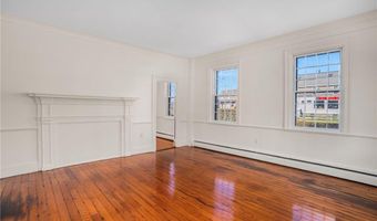 14 Elm St, Newport, RI 02840