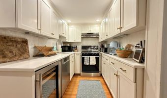 41 Pickney St B, Boston, MA 02114