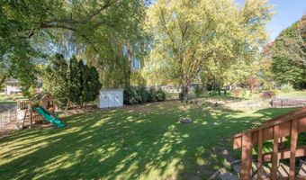 205 Westview Dr, Alma, MI 48801