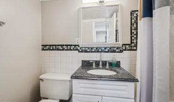 118 MONROE St #211, Rockville, MD 20850