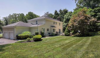 11 Lyon Rd, Middletown, NJ 07748