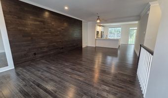 12 Putnam Ln, Danbury, CT 06810