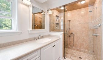 140 Connection St, Newport, RI 02840
