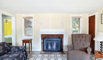 7 Freeman St, Bourne, MA 02532