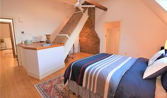 61 Ledge Rd J, Newport, RI 02840