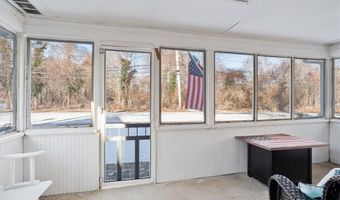 126 Narrows Rd, Bristol, RI 02809