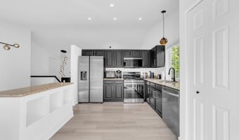 235 Aberdeen Dr, Algonquin, IL 60102