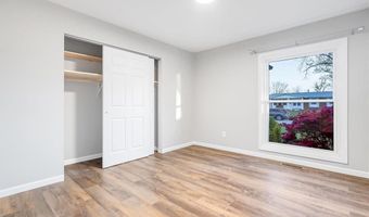 109 Timka Dr, Ballwin, MO 63011