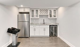 5029 22ND St S, Arlington, VA 22206