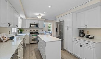 231 Vaughn Hill Rd, Bolton, MA 01740
