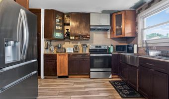 726 PLUMTREE Ln, Claymont, DE 19703