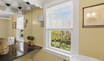 302 Prospect St, Bennington, VT 05201