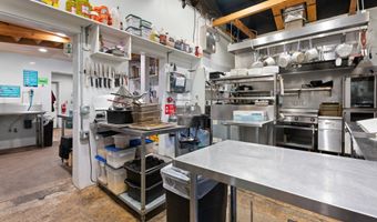 21338 OAK Ln, Aurora, OR 97002