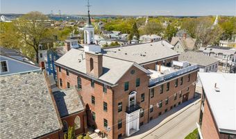 27 High St 2, Newport, RI 02840