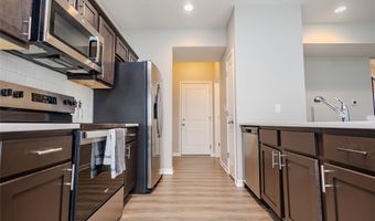 7000 Lake Ridge Ave 4, Des Moines, IA 50320