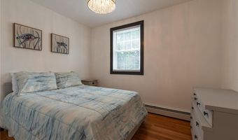 64 Juniper Trl, Narragansett, RI 02882