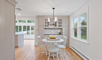 21 Clark Rd, Bedford, MA 01730