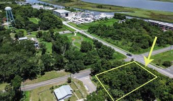 215 4th St, Apalachicola, FL 32320