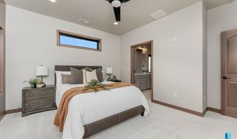 414 N Almond Ave, Brandon, SD 57005