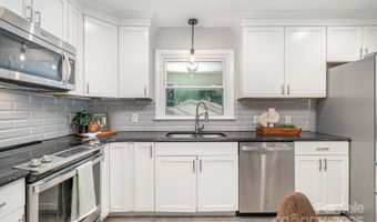 931 Hickory Nut St, Charlotte, NC 28205