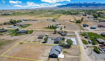 8 Lakota Ct, Cody, WY 82414