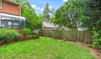 6010 BENALDER Dr, Bethesda, MD 20816