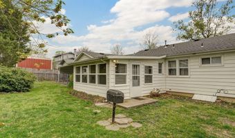 312 S Park Ave, Aurora, MO 65605